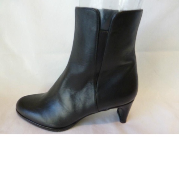 NEW Stuart Weitzman Myside Cola Ankle Boot - Picture 4 of 8